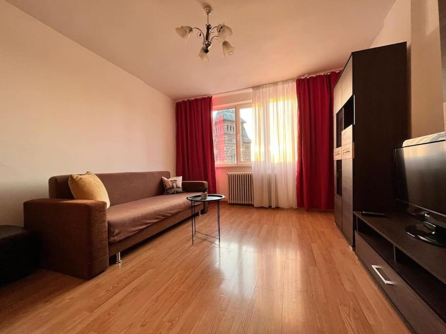 Joy Victoriei 7g-23 *